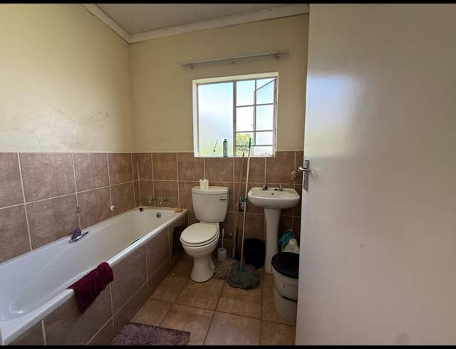 2 BEDROOM APARTMENT FOR SALE IN RUSTENBURG CENTRAL